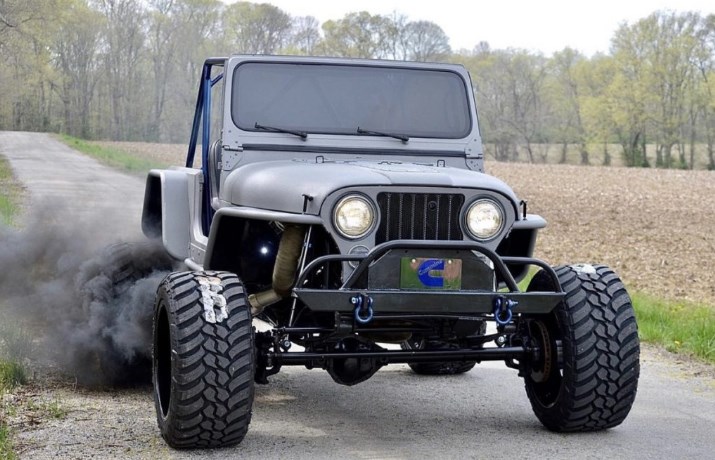 Jeep Wrangler à moteur 4BT Cummins construit par Kyle Martin.