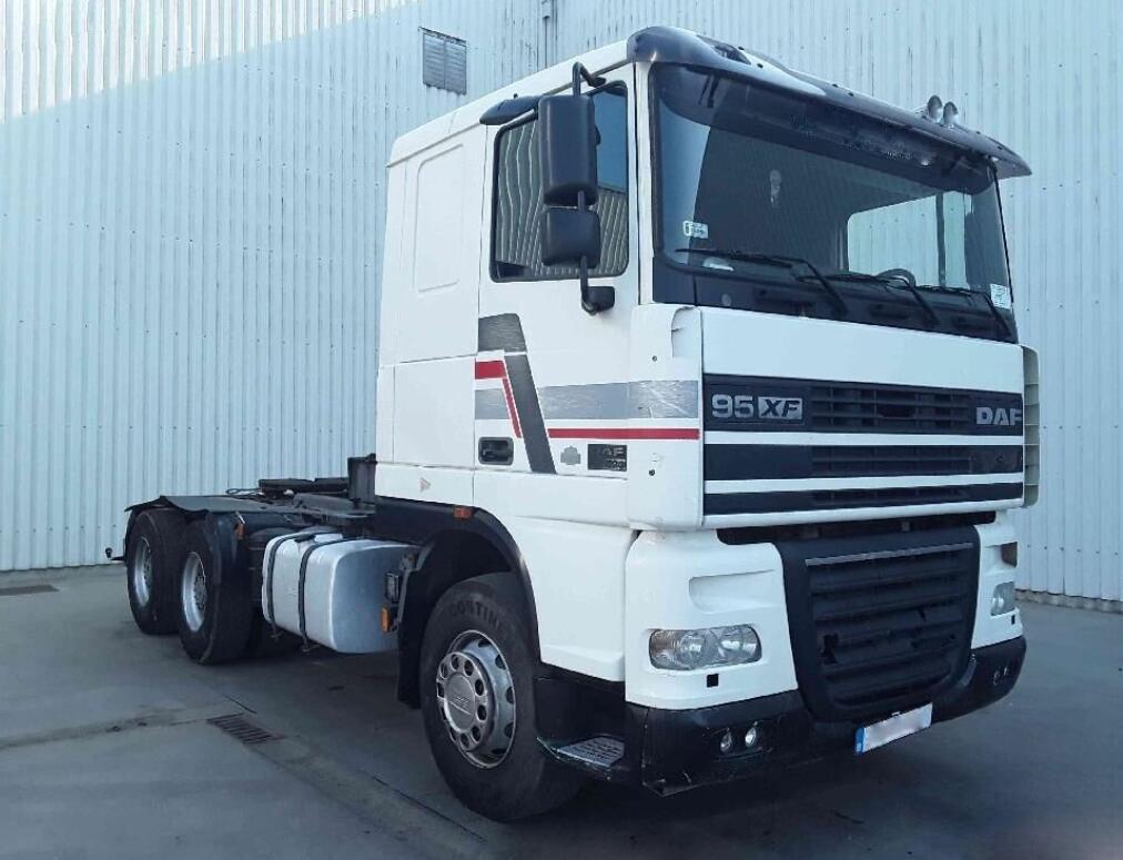 DAF Modèle 95XF 530