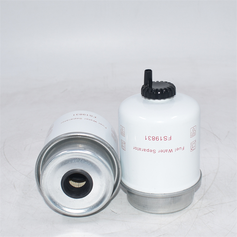 FS19831 Séparateur d'eau de carburant RE64449