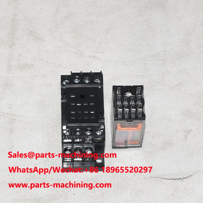Relais miniature RXM4AB2P7 230 V CA 6 A, support RXZE1M4C 7 A
