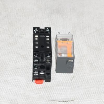 Relais miniature et socle RXM2LB2BD RXZE1M2C