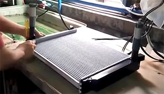 Vidéo de test du réservoir de radiateur